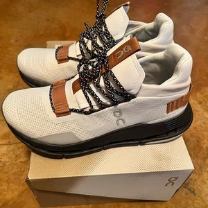 Cloudnova white/pecan size 8